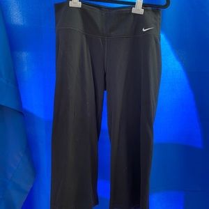 NIKE CROPPED LEGGINGS